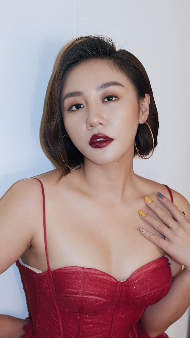 Văn Mai Hương lộ clip