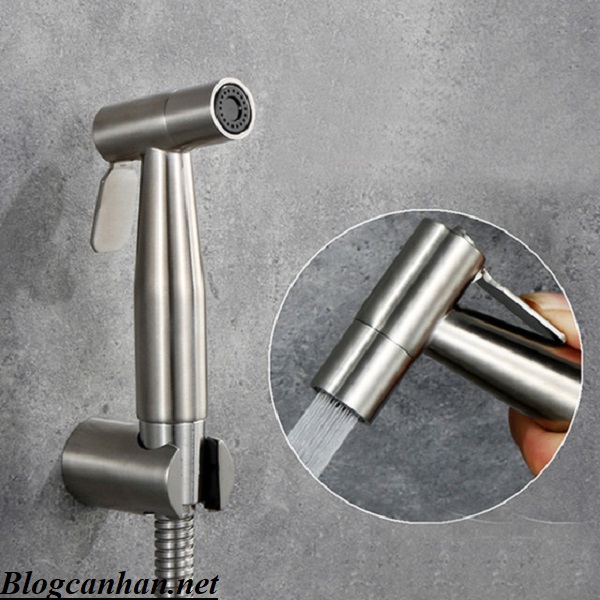 V&ograve;i xịt vệ kinh Kohler