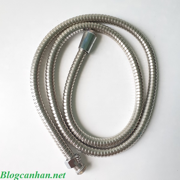 D&acirc;y v&ograve;i xịt vệ sinh