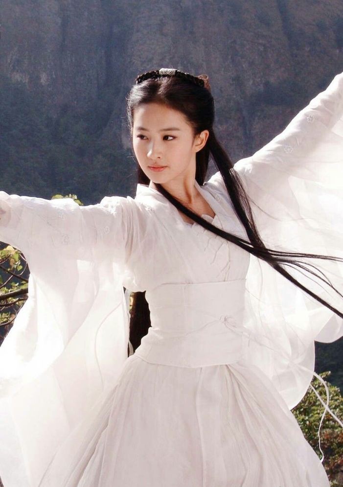 Lưu Diệc Phi lộ clip 18+ không che với các đại gia