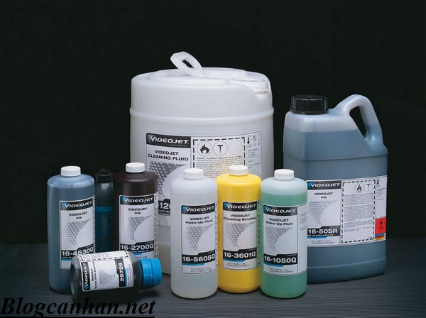 Th&ocirc;ng nghẹt lavabo bằng h&oacute;a chất