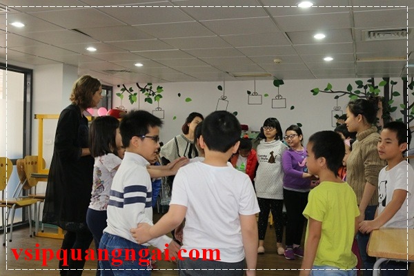 Học tiếng Ph&aacute;p với bạn b&egrave;