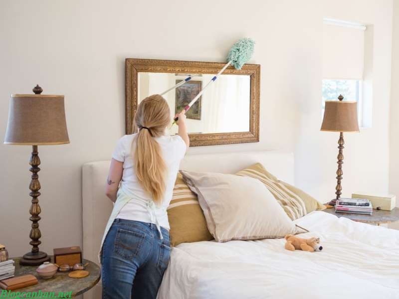 Khử m&ugrave;i h&ocirc;i ph&ograve;ng ngủ b&agrave;ng c&aacute;ch vệ sinh thường xuy&ecirc;n