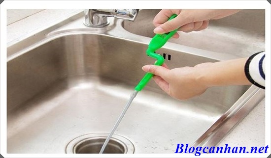 th&ocirc;ng nghẹt lavabo bằng dụng cụ xương c&aacute;
