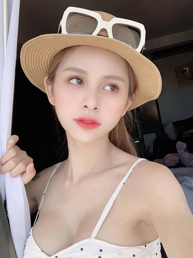 clip &Aacute; hậu Tường Vy chuyển giới 11