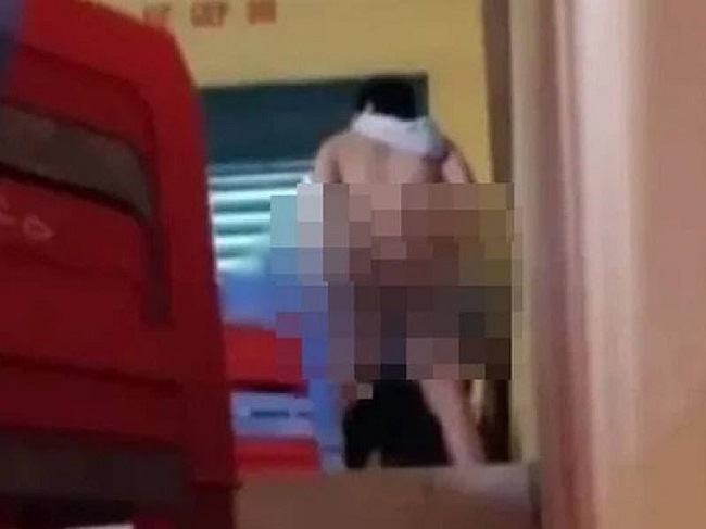 lộ clip hai nhân vật nam mây mưa trong lớp học 3