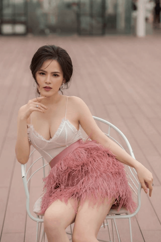 clip phi huyen trang 11