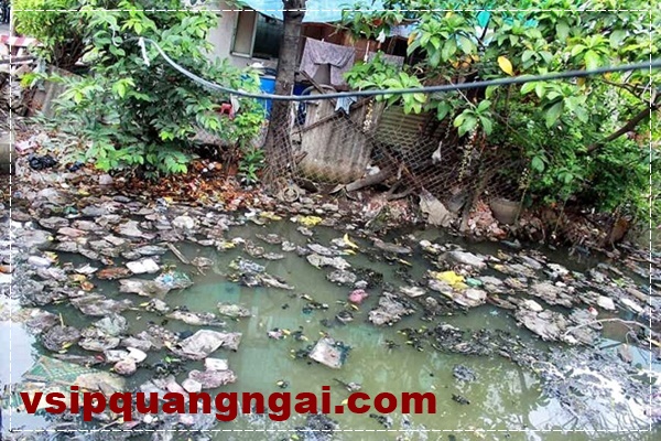 Công nghiệp gây ô nhiễm không khí bằng các chất thải thải ra