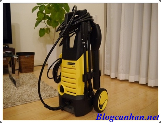 Tẩy rong r&ecirc;u bằng m&aacute;y xịt rửa cao &aacute;p
