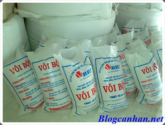 Tẩy rong r&ecirc;u bằng v&ocirc;i bột