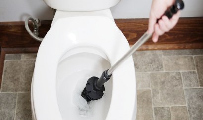Thông bồn cầu quận Tân Phú Hưng Phát giá rẻ, uy tín