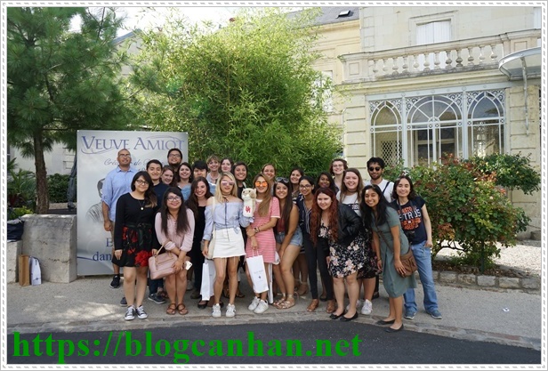 C&oacute; rất nhiều lớp tiếng Ph&aacute;p được mở miễn ph&iacute; ra tại trung t&acirc;n th&agrave;nh phố