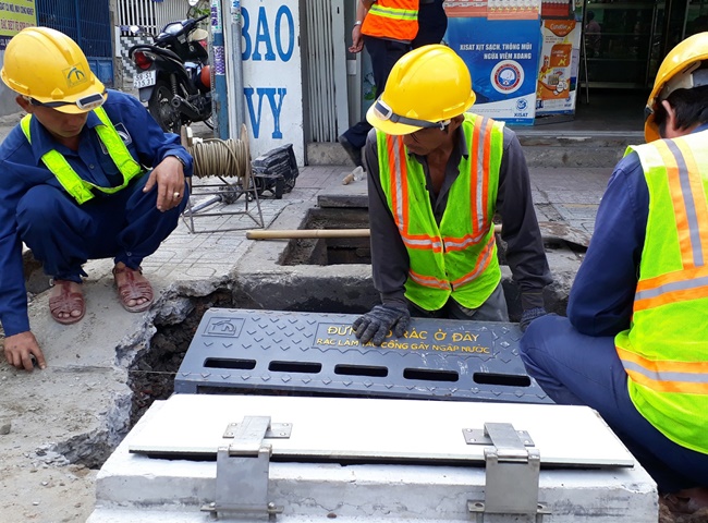 biện ph&aacute;p chặn m&ugrave;i h&ocirc;i hố ga